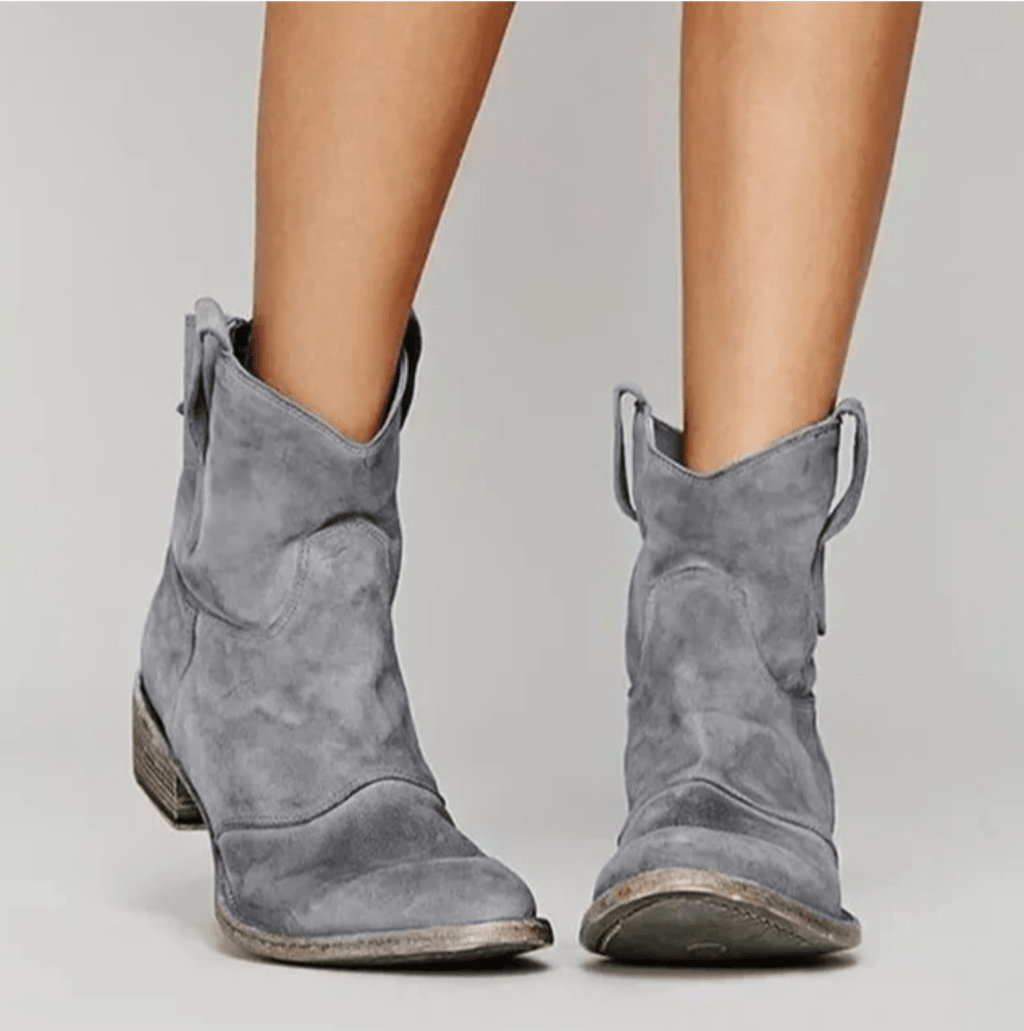 SAVANNAH | Women’s Distressed Western Ankle Boots