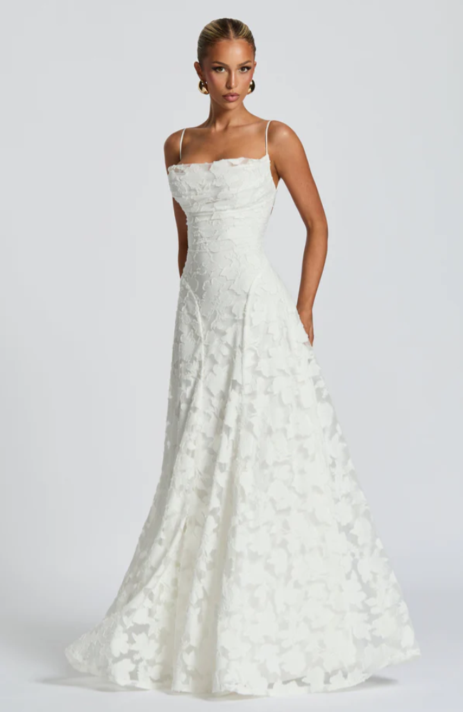 SOFIA | Graceful Lace Maxi Gown