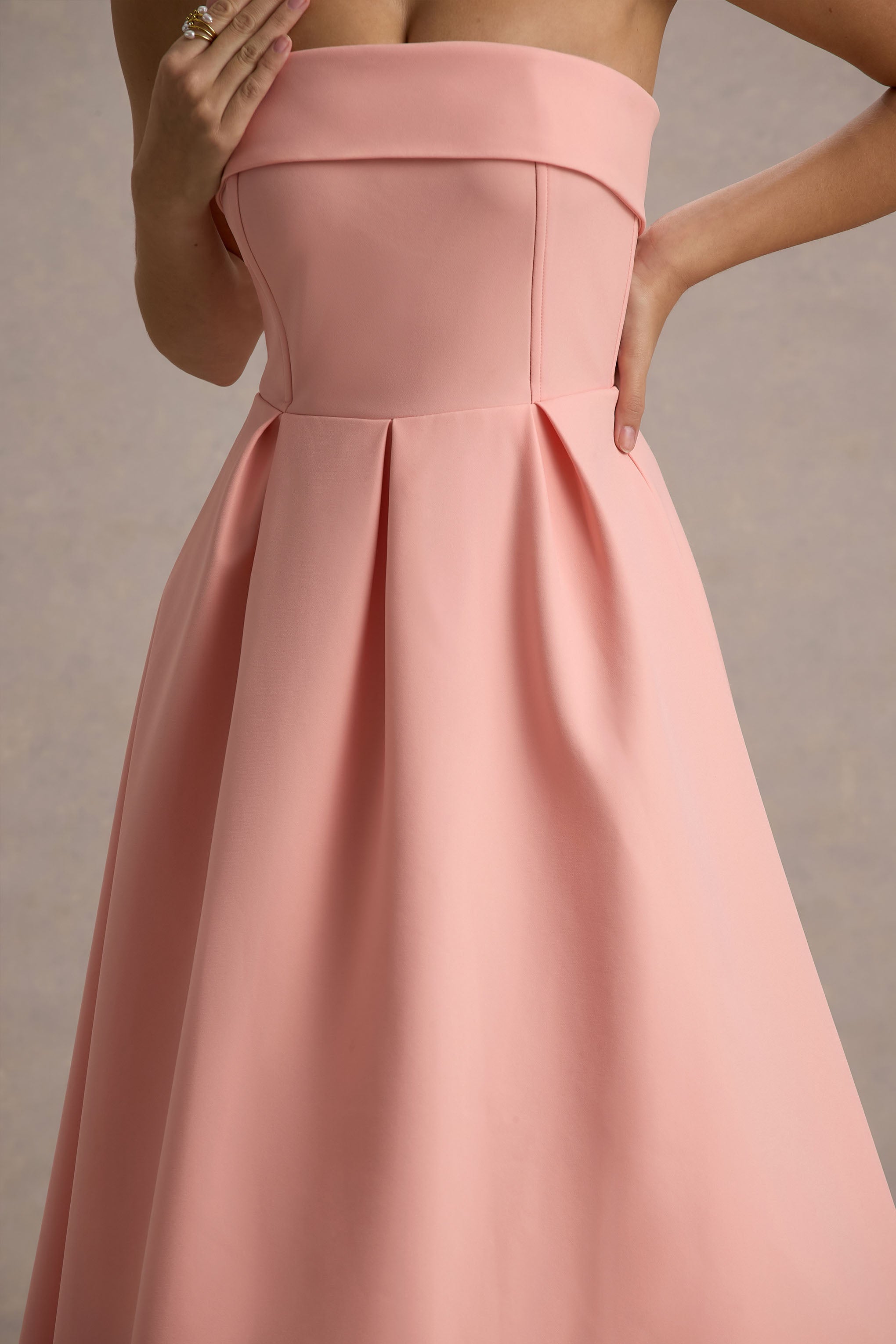 ANNE | Chic Off-Shoulder Midi Dress